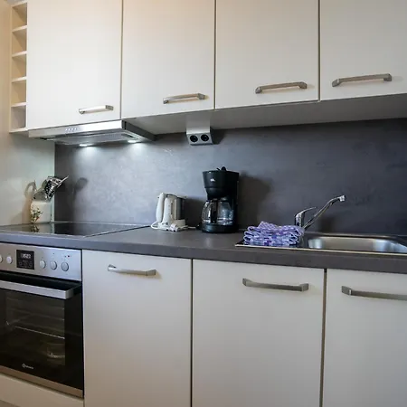 Krabbenkutter Mit Sonnigem Suedbalkon! * Busum