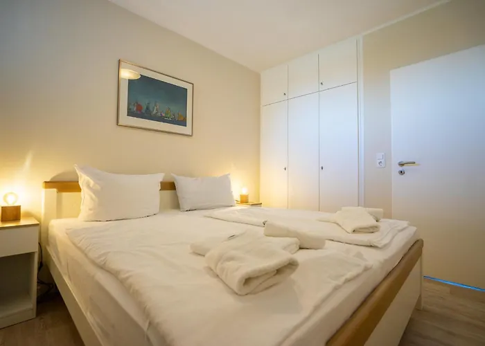 Krabbenkutter Mit Sonnigem Suedbalkon! Büsum